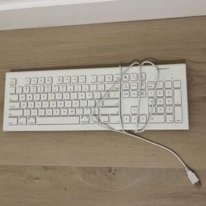 Macally 103 Key Full-Size USB Keyboard with Short-Cut Keys
